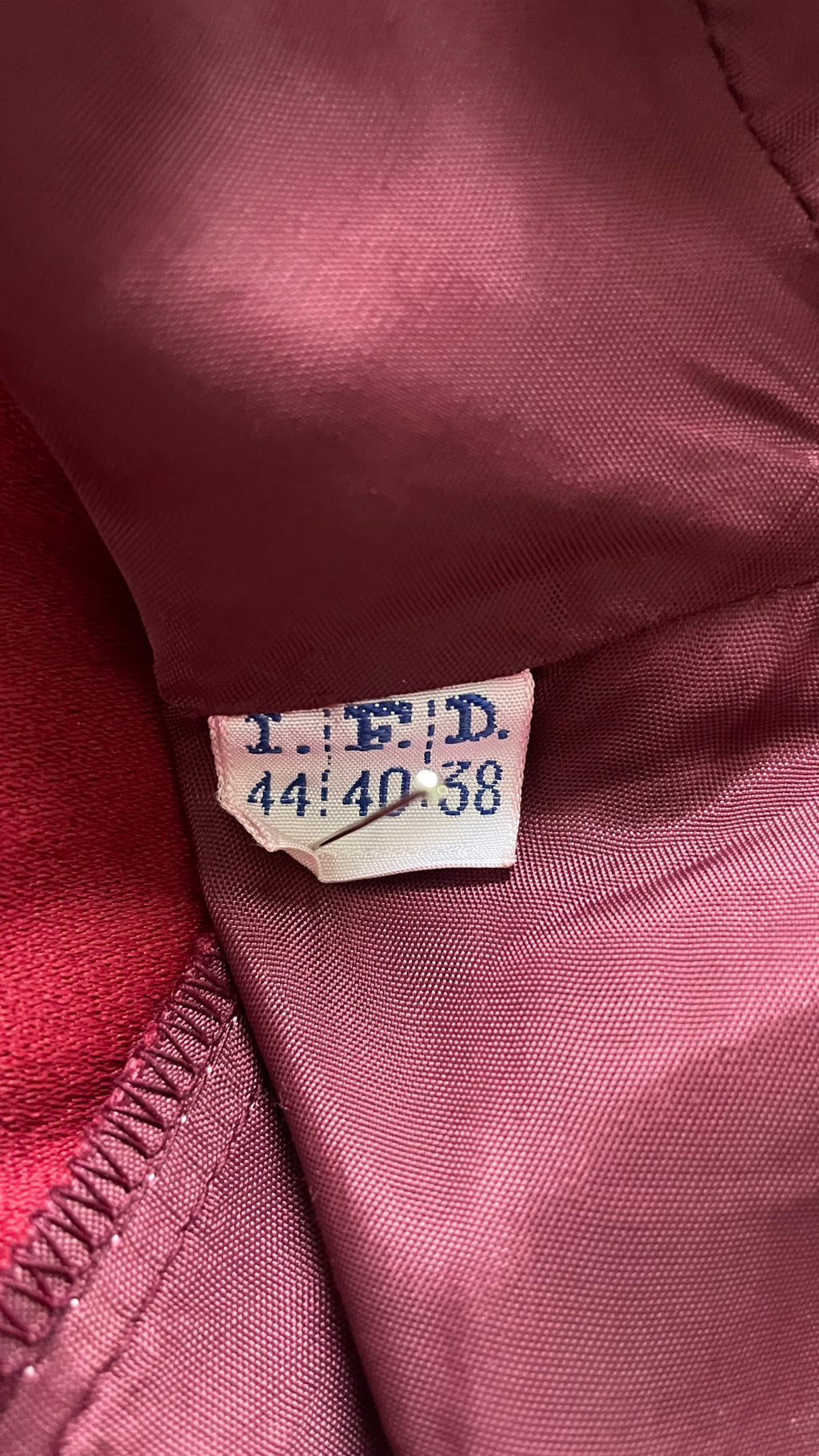(ADALGISA LUGLI) Abito in crepe di seta rosso lampone 60s