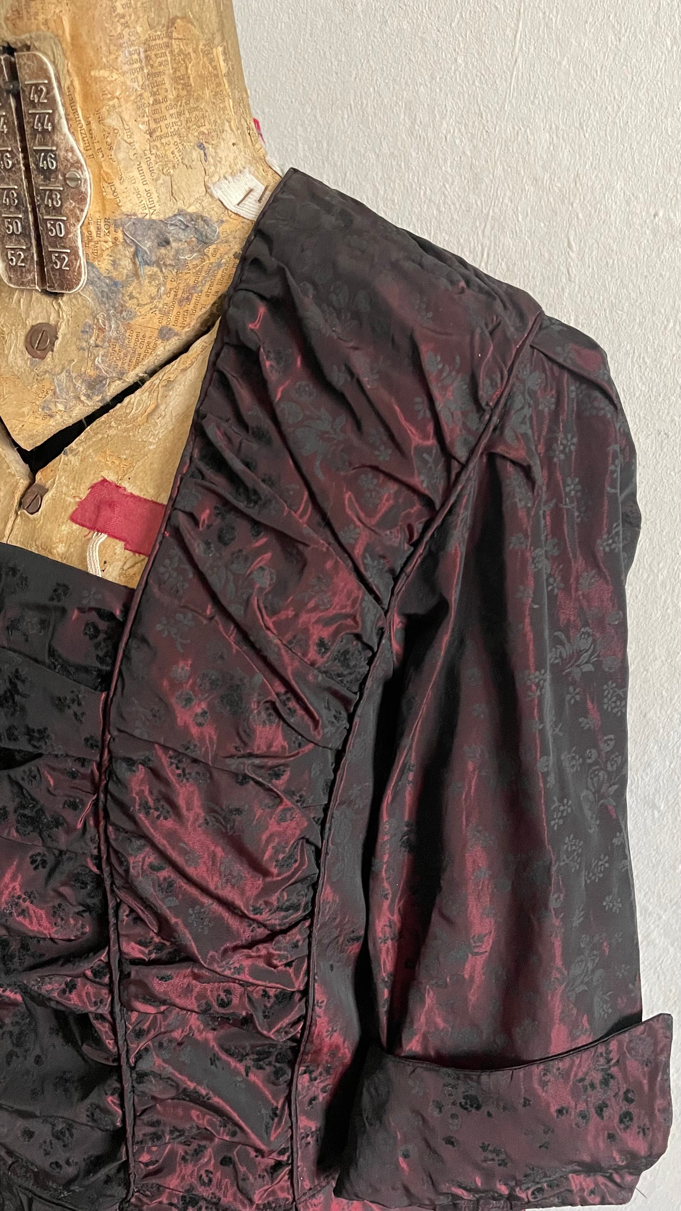 (THEDA BARA) party dress vintage 40s