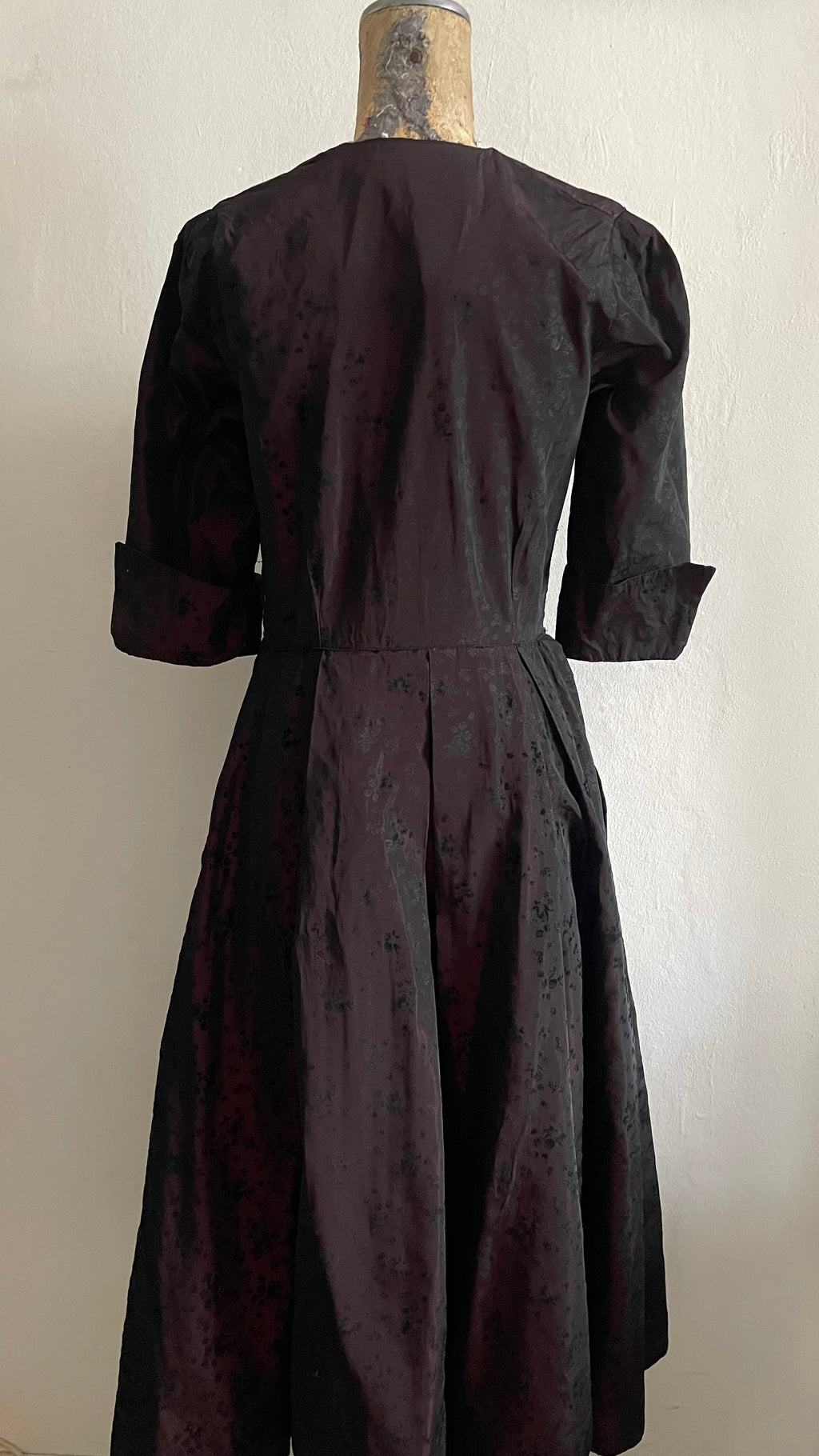 (THEDA BARA) party dress vintage 40s